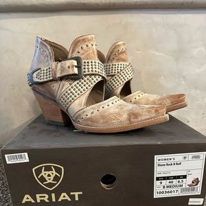 Women’s Ariat Dixon Rock n’ Roll booties tan
